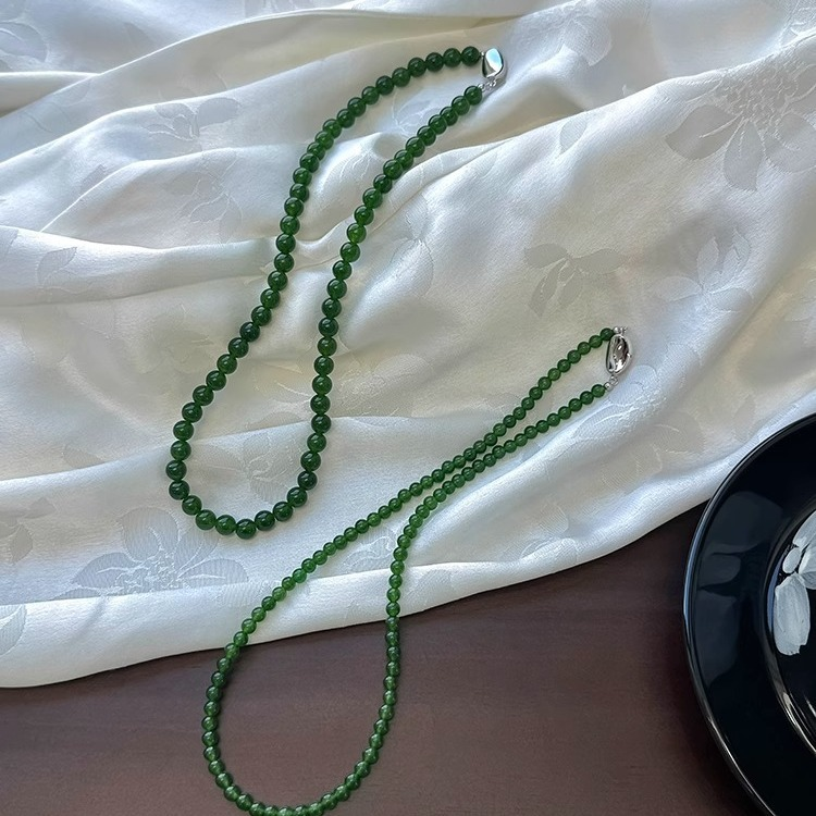 Green Chalcedony Neo-Chinese Yuanbao Clasp Necklace - Jade Beaded Collarbone Jewelry (4mm~8mm)