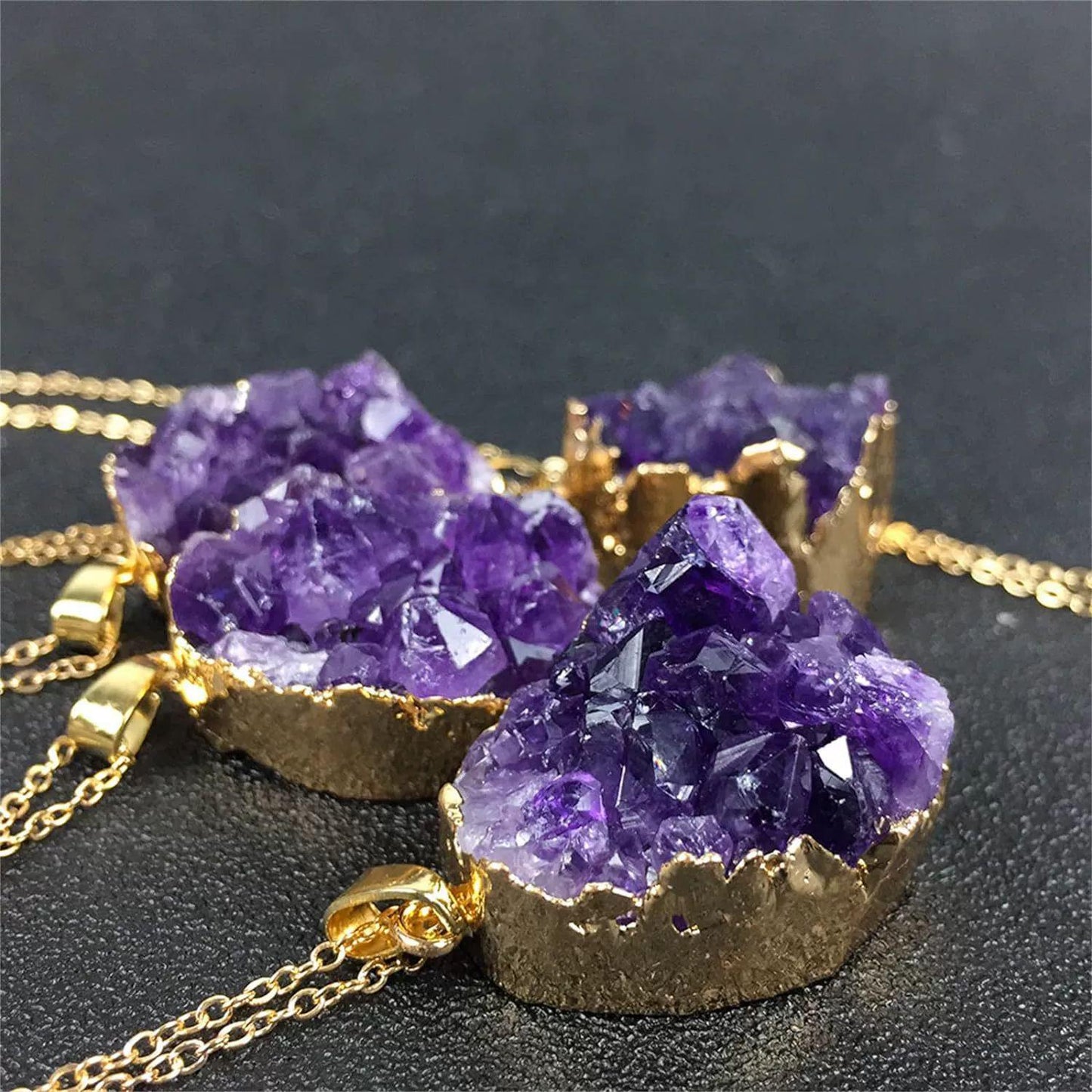 RAW AMETHYST FOCUS PENDANT NECKLACE IV (35MM)