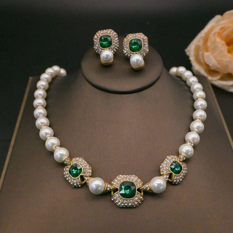 Elegant Palace Pearl Necklace & Earrings Set